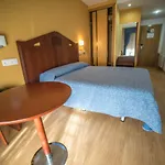 Cruces Otel