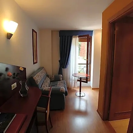 Hotel Cruces 3*