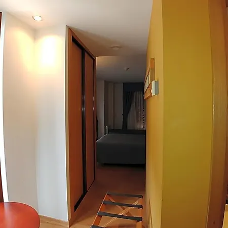 Hotel Cruces Belmonte De Miranda