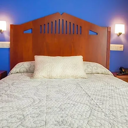 Hotel Cruces Belmonte De Miranda