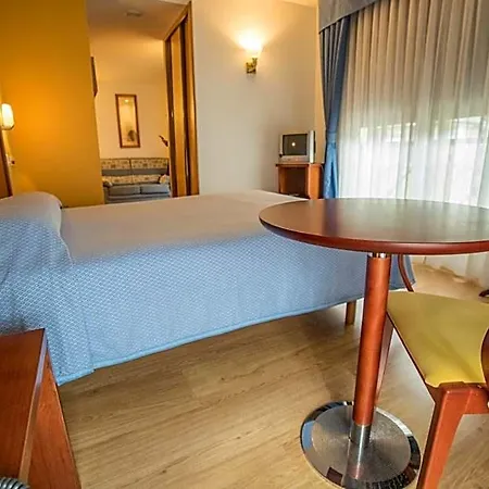 Cruces Hotel Belmonte De Miranda