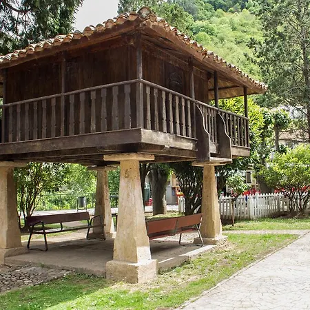 Cruces Hotel Belmonte De Miranda