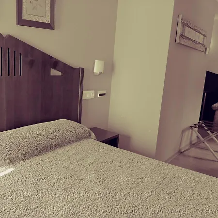 Cruces Hotel Belmonte De Miranda