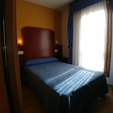 Cruces Hotel Belmonte De Miranda