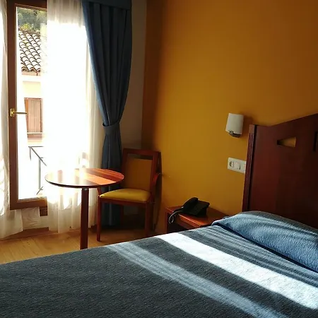 Cruces Hotel Belmonte De Miranda