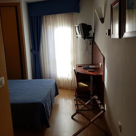 Hotel Cruces Belmonte De Miranda