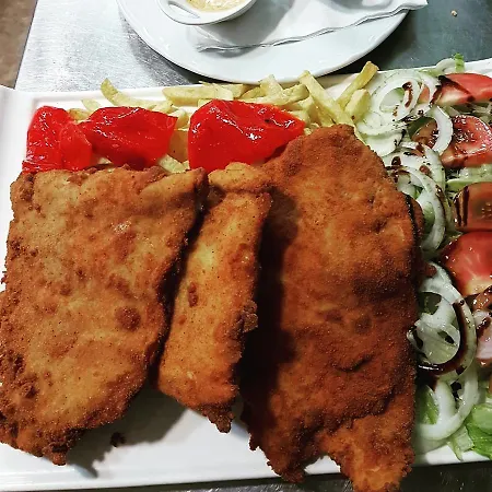 Hotel Cruces Belmonte De Miranda