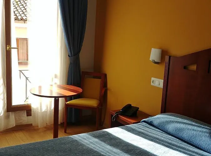 Cruces Hotel Belmonte De Miranda