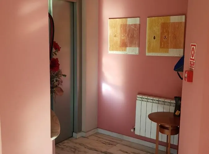 Hotel Cruces Belmonte De Miranda