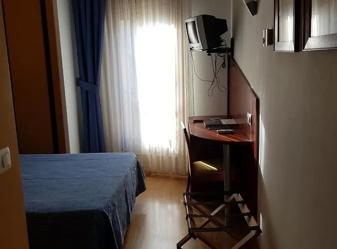 Hotel Cruces Belmonte De Miranda