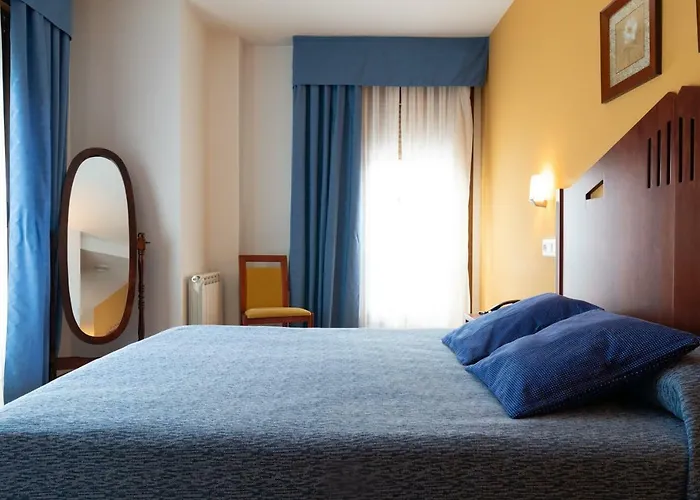 Hotel Cruces Belmonte De Miranda