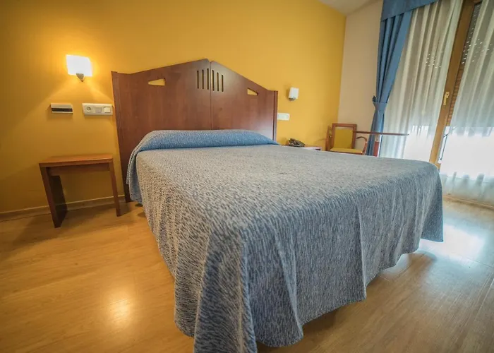 Hotel Cruces Belmonte De Miranda